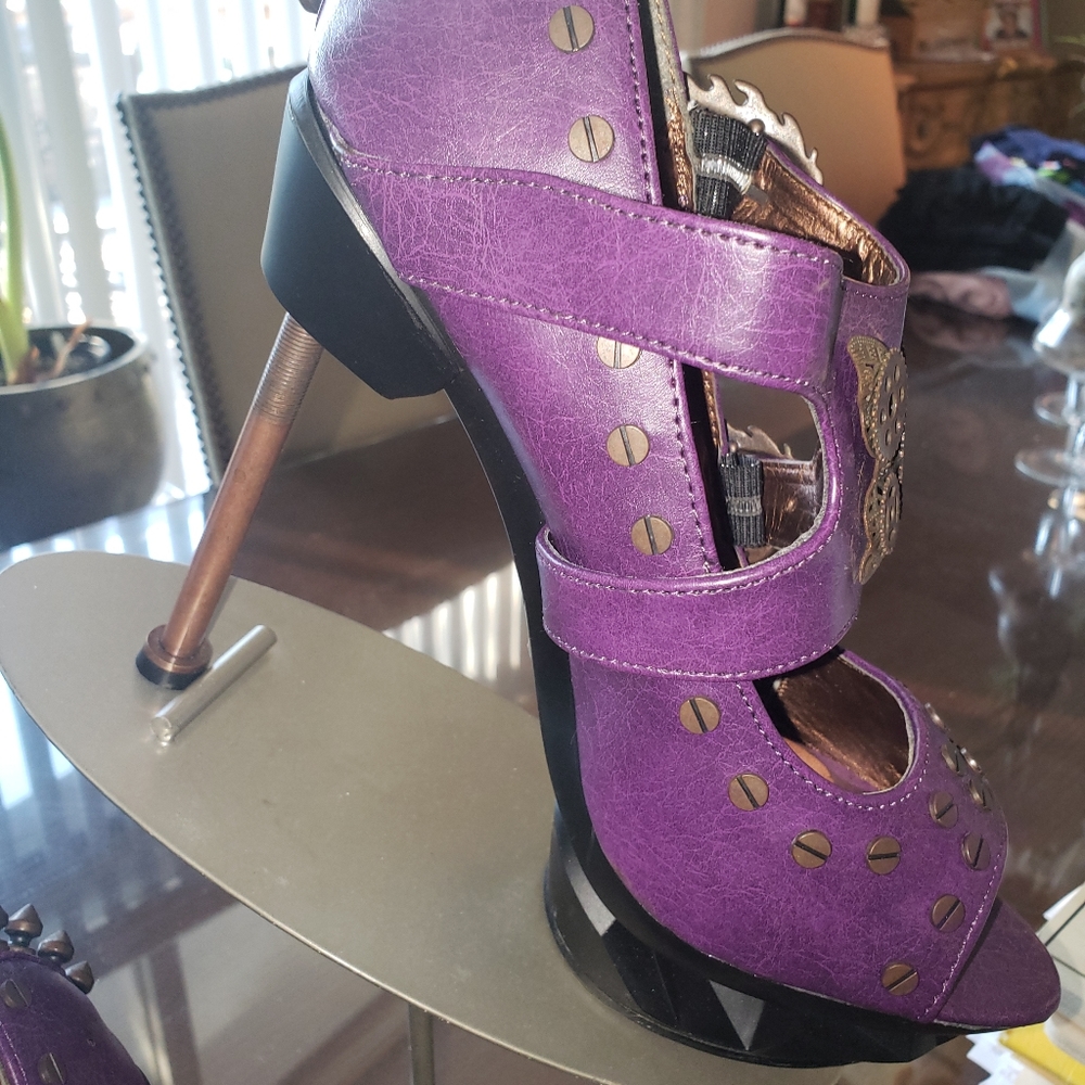 Shoes - Picture 2 of 4